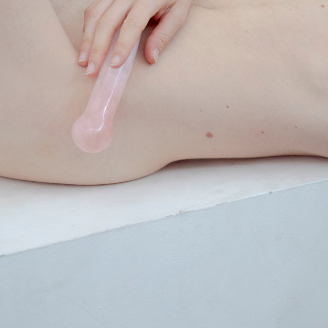 The Heart Curve Rose Quartz