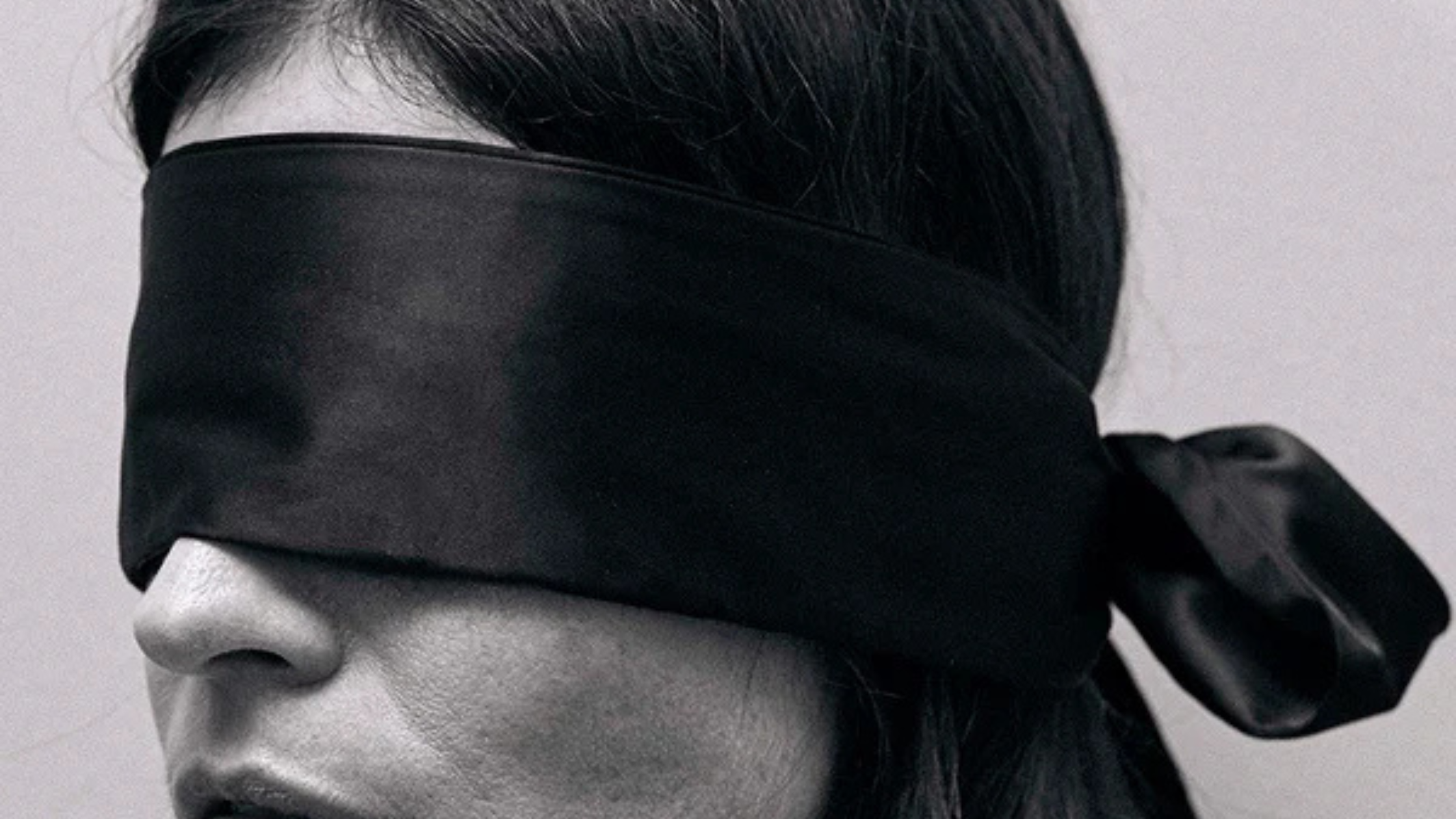 6 benefits of introducing a blindfold during sex