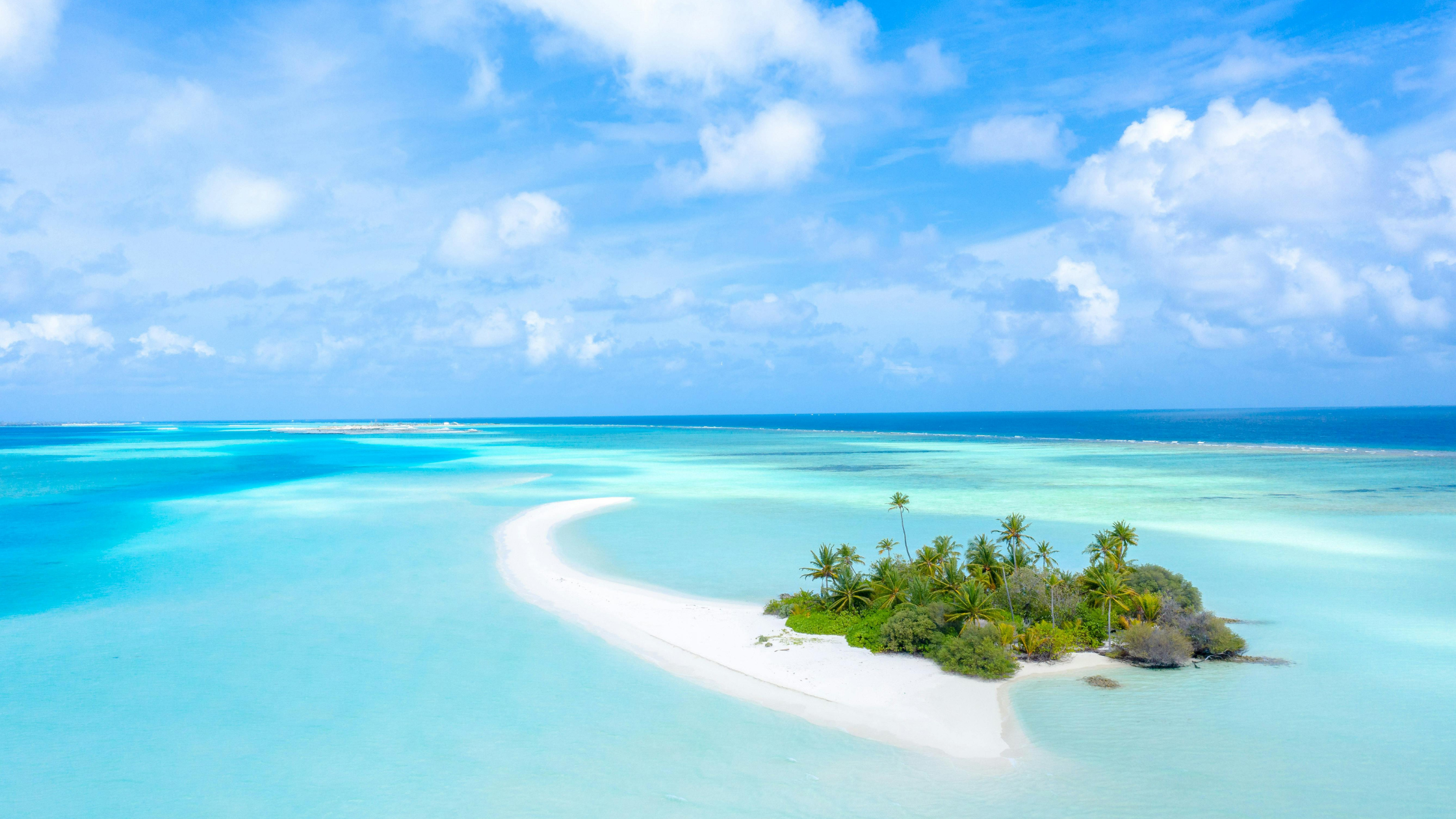 Honeymoon Essentials: Products to Pack for Your Honeymoon