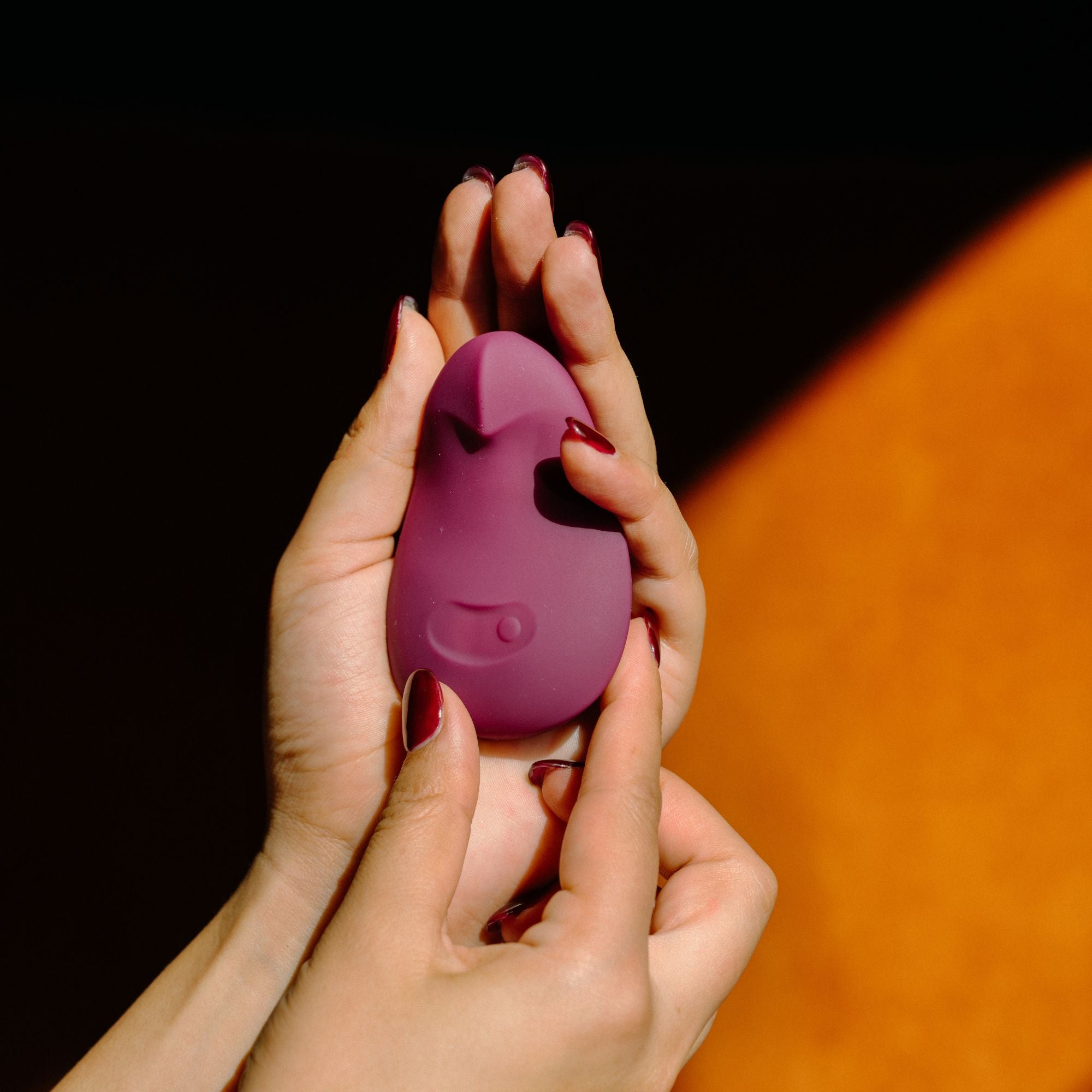 Pom Flexible Clitoral Vibrator